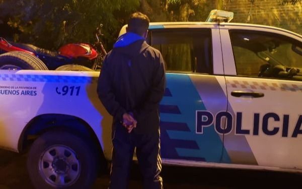 Detienen a joven con pedido de captura 