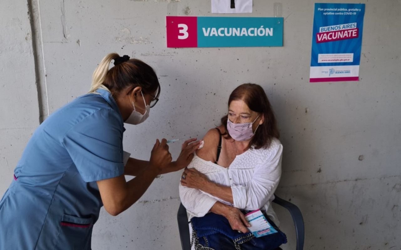 La Provincia anunció un millón de turnos para la vacuna contra el COVID: quiénes los recibirán
