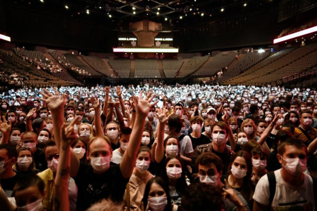 Un concierto con más de 5.000 personas, un test frente al Covid en París