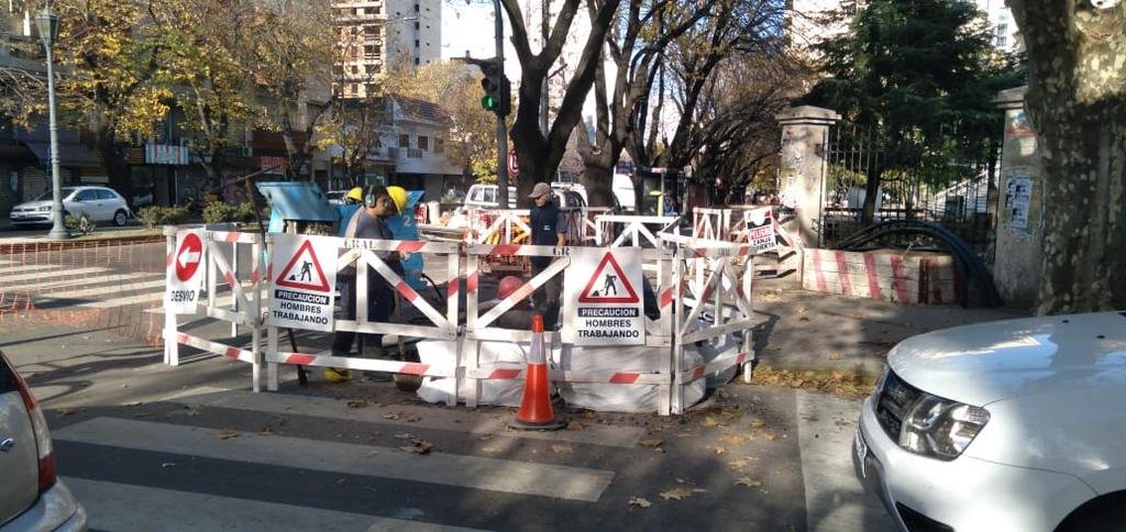 Encaran reparaciones en la red de agua en 7 entre 53 y 56