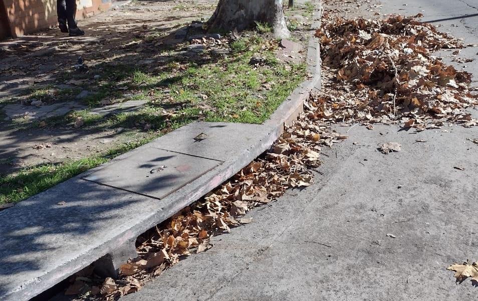 Piden la limpieza de la boca de tormenta de 14 y 69