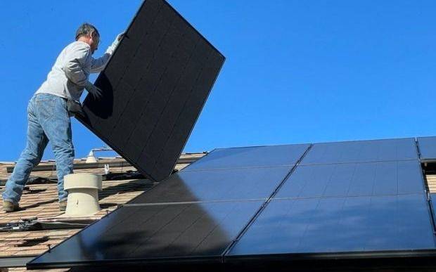 Técnicos apuntan al desarrollo y capacitación en las energías renovables en La Plata 