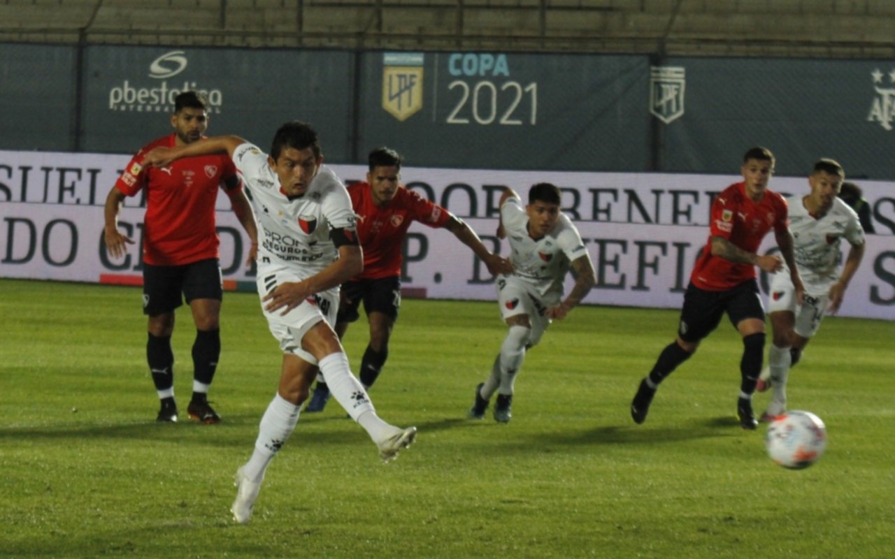 Colón le eganó 2-0 a Independiente, se metió en la final de la Copa de la Liga y sueña con su primer título