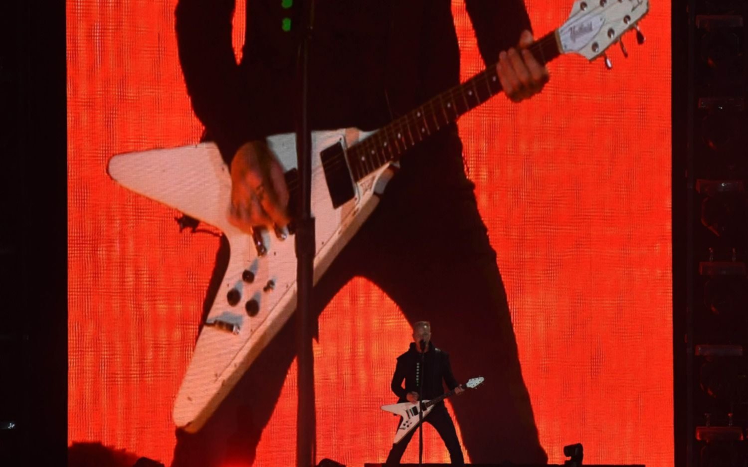 Demoledor recital de Metallica y delirio total en Palermo