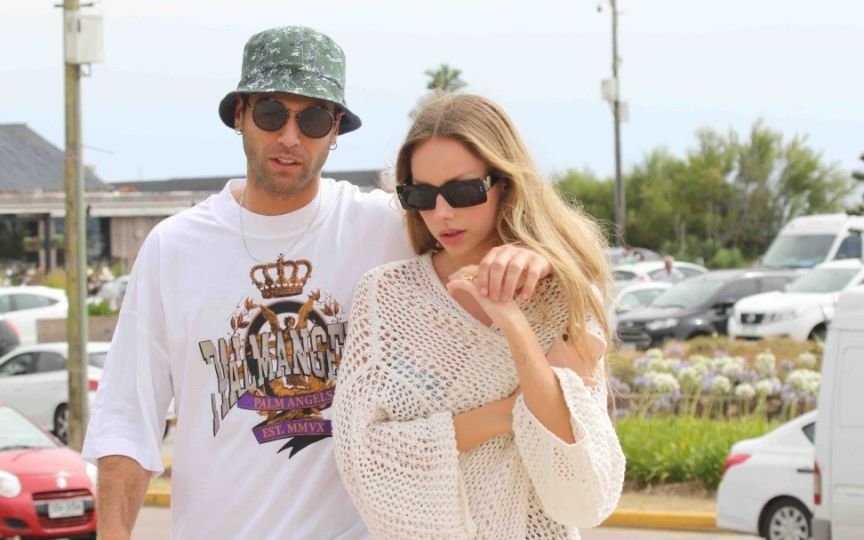 Sorpresa: Ester Expósito y Nico Furtado llegaron a La Plata para ver a La Renga