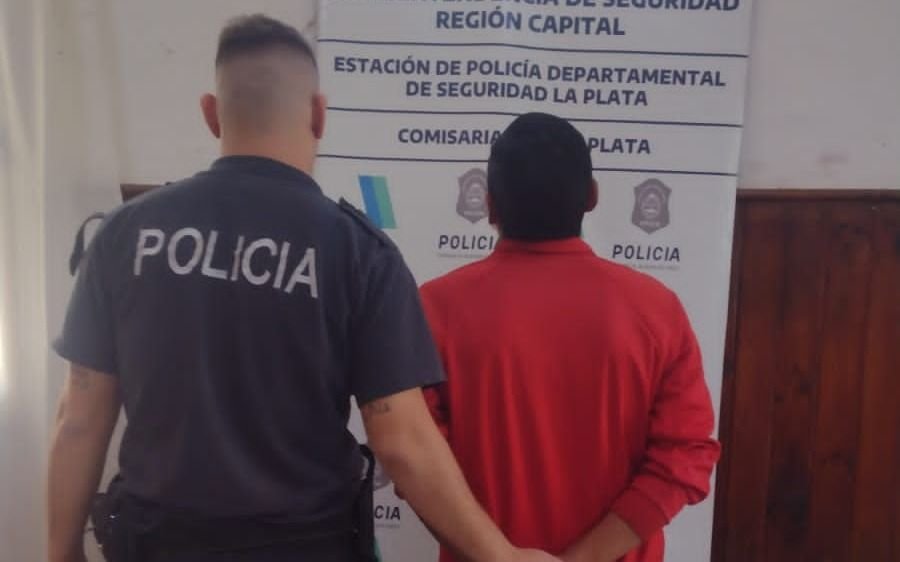 Cartón lleno: manejaba sin documentación, llevaba cocaína y agredió a policías
