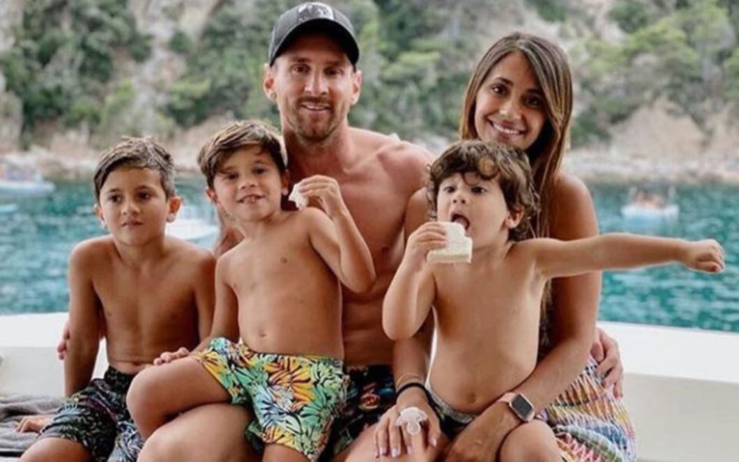 Messi y sus hijos sorprendieron a Anto Roccuzzo en el Día de la Madre