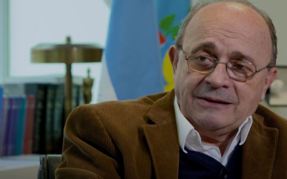 Moreau: "Es insólito que el presidente esté dispuesto a hablar con la UIA y no con Cristina"
