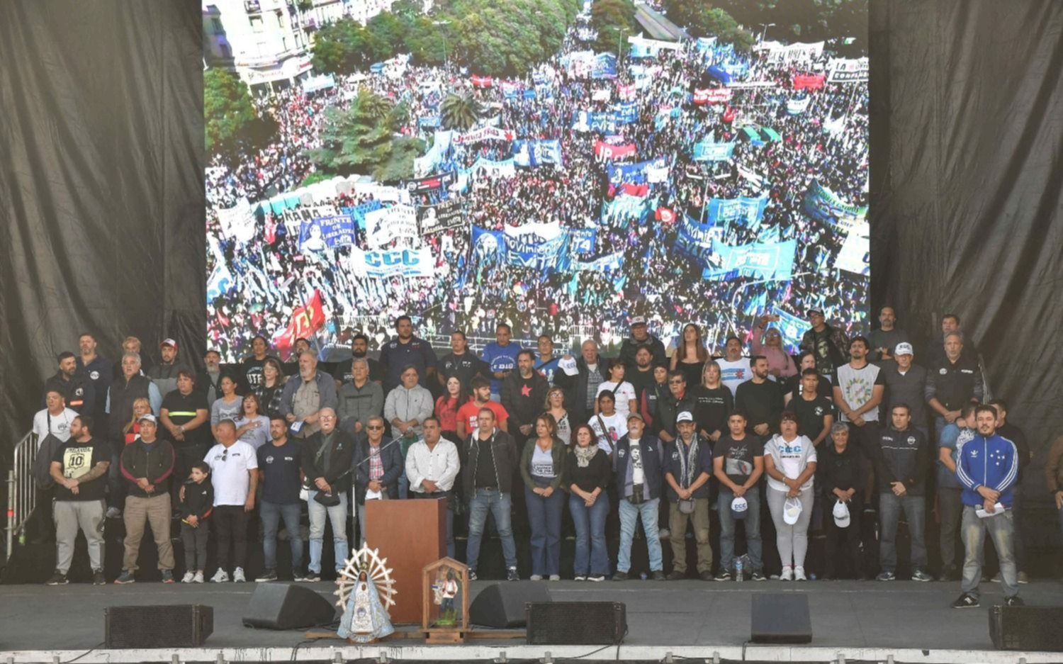 Movimientos sociales afines al Gobierno marcharon por el Día del Trabajador: “Es un pelea de palacio payasesca”
