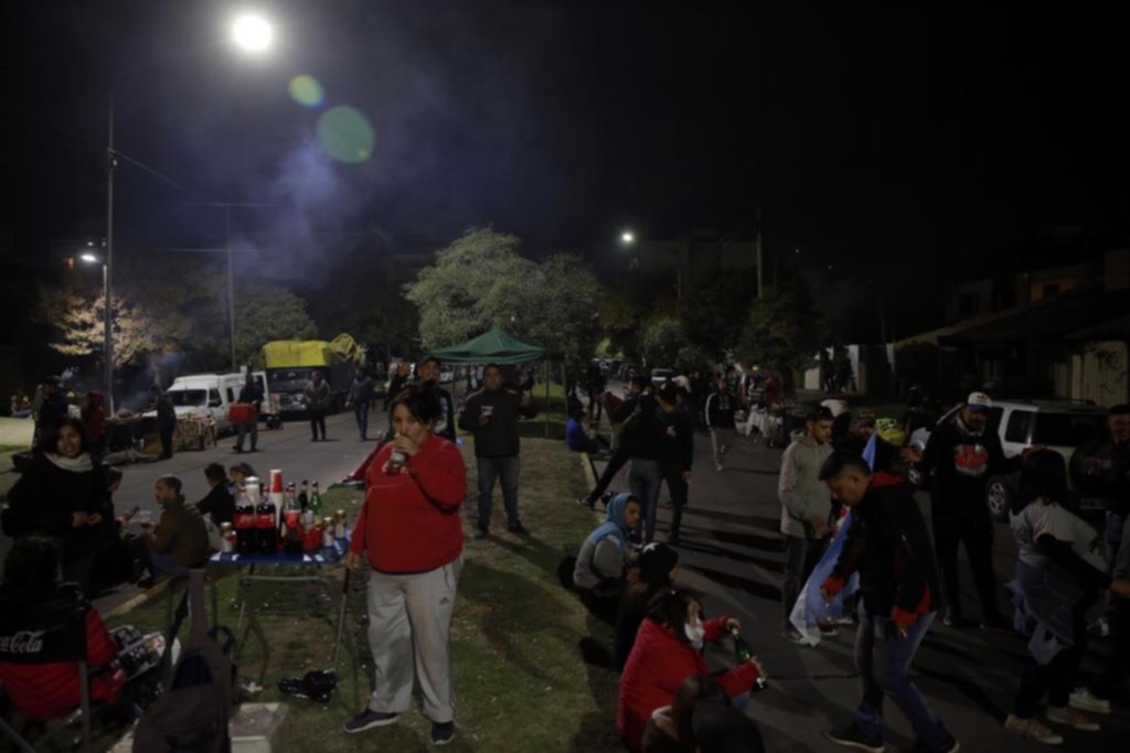 Crece el hartazgo de los vecinos y comerciantes del Estadio de 25 y 32