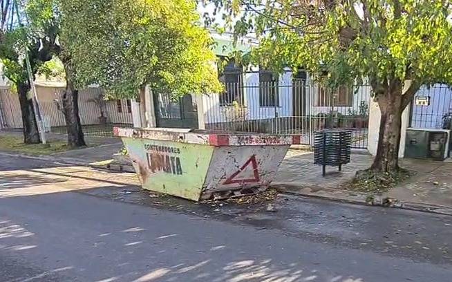 ¿Quién controla los volquetes en La Plata? Preocupación tras dos accidentes viales, uno fatal 