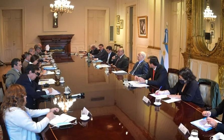 En medio de la tensión entre Alberto y Cristina, convocan a una reunión de Gabinete