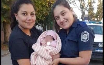 Policías rescatan a recién nacida en Quilmes