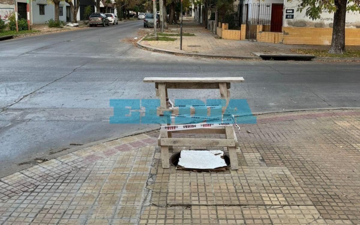 Vandalismo extremo: se robaron todas las tapas de hierro en la zona del Parque San Martín