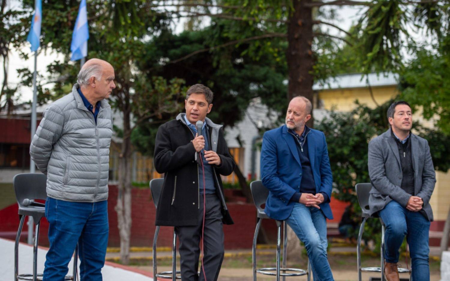 Kicillof firmó convenios para obras de asfalto en los municipios de la Tercera Sección Electoral