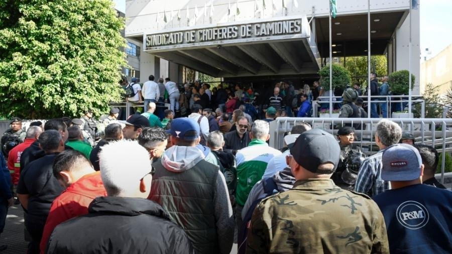 Allanan a Camioneros por el bloqueo a una empresa