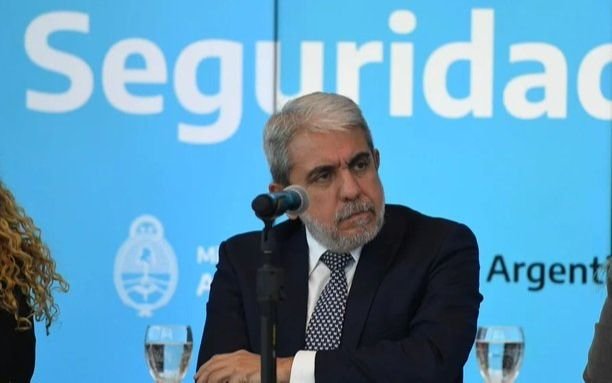 "Los ataques son a Alberto, no son al ministro de Economía", dijo Aníbal Fernández sobre las críticas internas