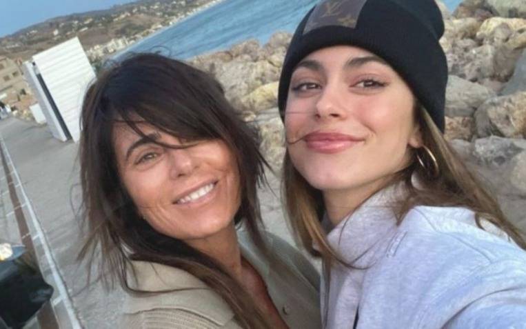 La bronca de la mamá de Tini Stoessel con el fotógrafo que tomó imágenes de la artista con De Paul
