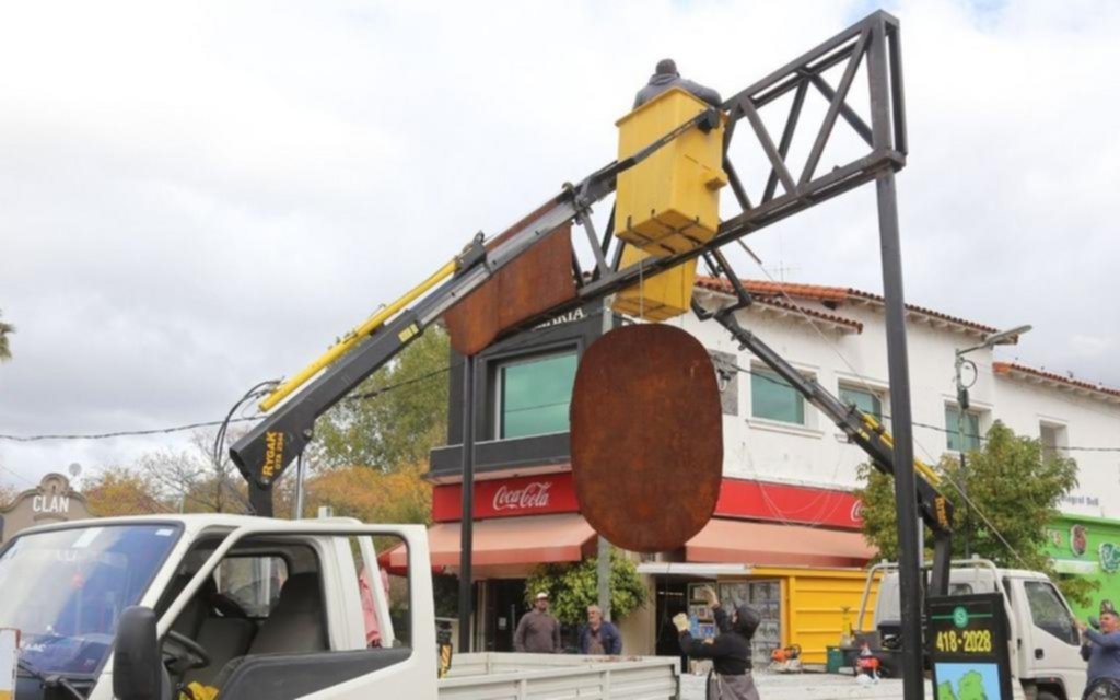 Retiraron el arco de City Bell para restaurarlo con miras al 108º aniversario