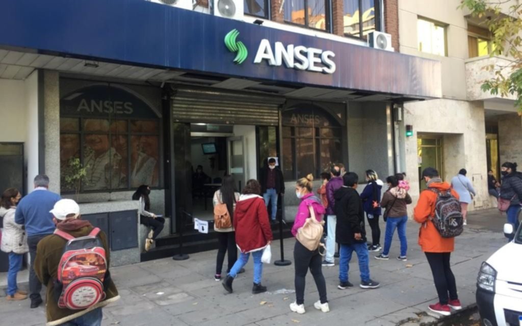 En La Plata se puede tramitar de manera presencial el cobro del bono de $18.000 de ANSeS