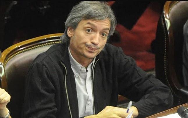 Presión de Máximo Kirchner en medio de la interna: pidió adelantar el aumento del salario mínimo