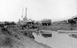 Astillero en las obras del Gran Puerto de La Plata