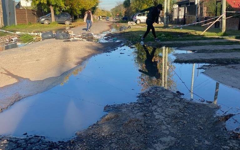 Vecinos cortaron la calle por considerarla intransitable