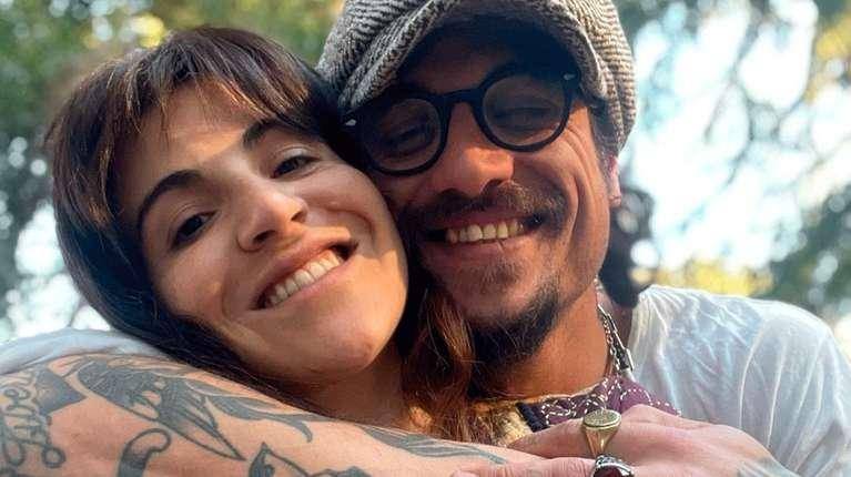¿Se casan o no?: las ex de Daniel Osvaldo dicen que el rockero pasará mañana por el Civil con Gianinna