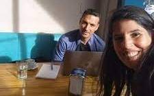 Scaloni trabajando para la Selección en un bar de Rosario: la foto sensación en las redes