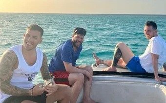 Messi eligio el Mar Rojo para superar el mal trance por los silbidos