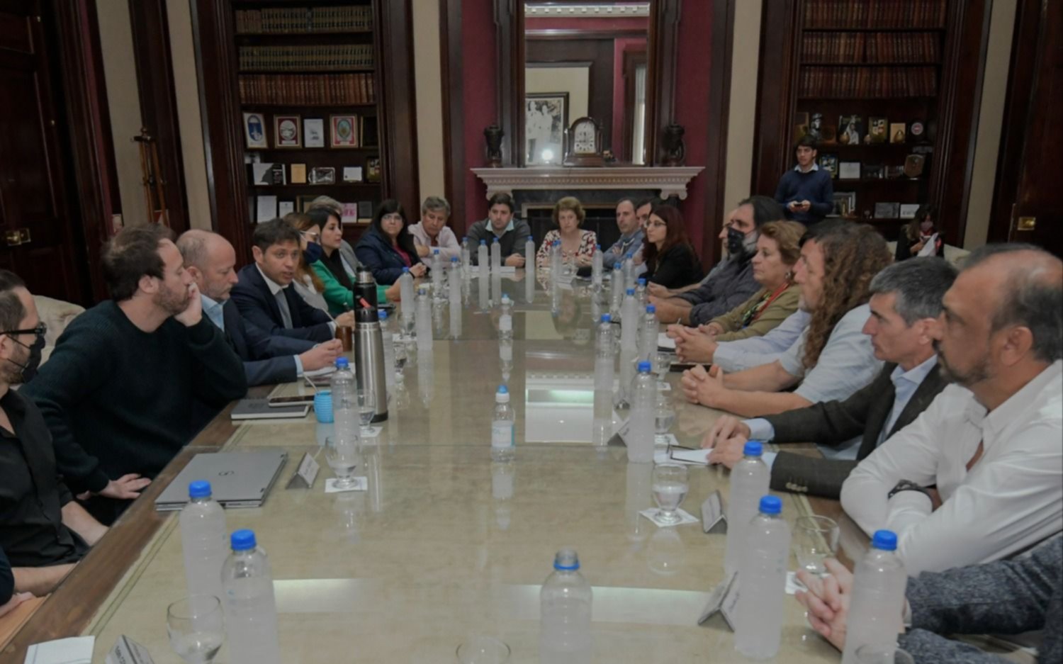 Aumento de 60% para estatales, docentes, judiciales y médicos bonaerenses hacia fin de año