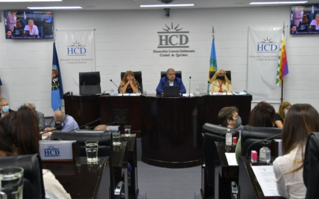 Dos concejales del oficialismo piden licencia al HCD quilmeño