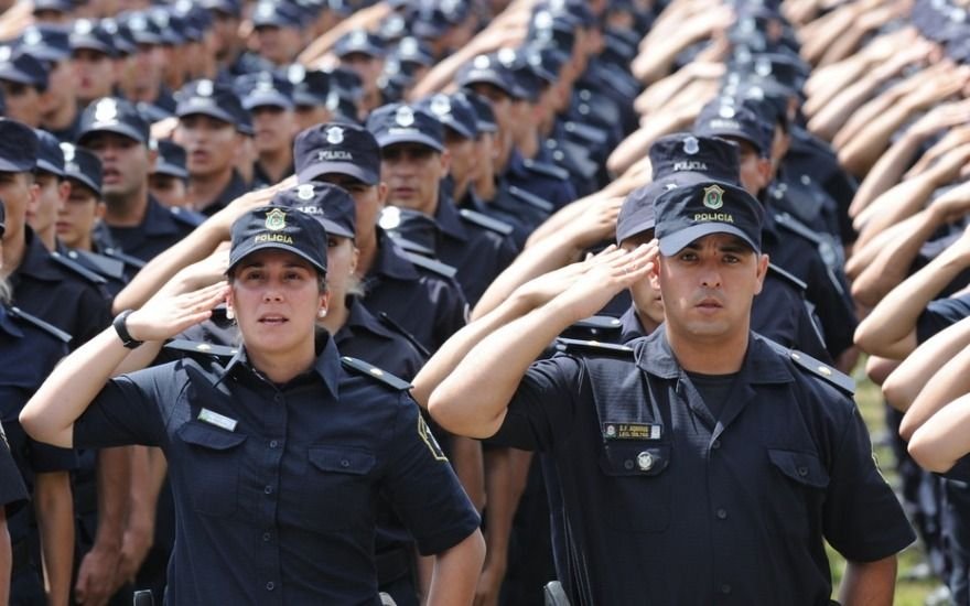 Tras anuncio de aumento a policías, Kicillof habló de "recuperar salario y ganarle a la inflación”