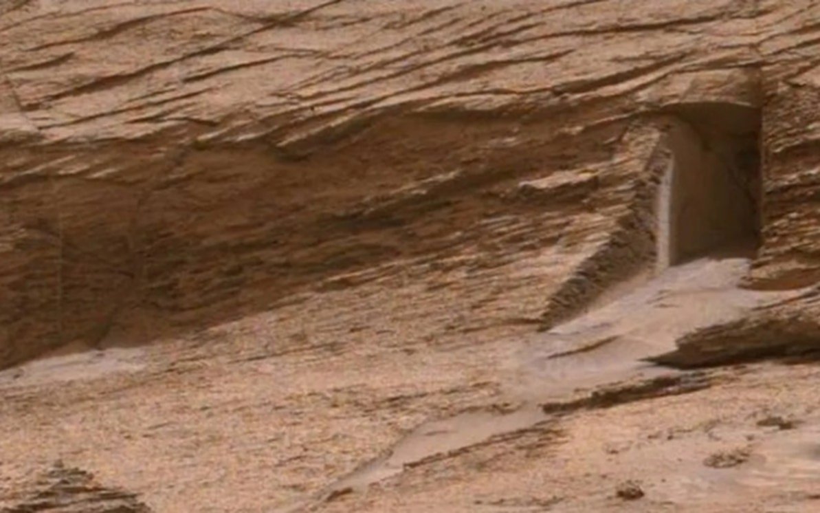 ¿Una "puerta" en Marte? La foto de la NASA que causó asombro en las redes