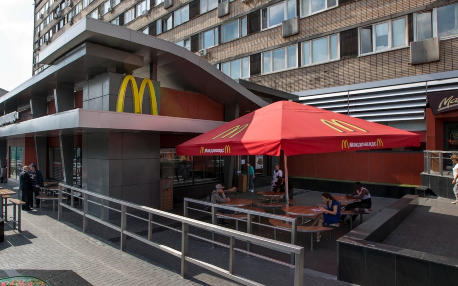Después de 30 años, McDonald`s pone fin a su presencia en Rusia por la invasión a Ucrania