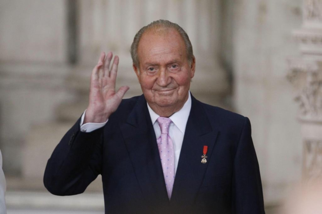 Juan Carlos I prepara su regreso a España, tras hablar con su hijo Felipe