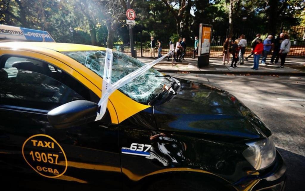 Falleció el taxista que atropelló a tres jóvenes francesas en Palermo