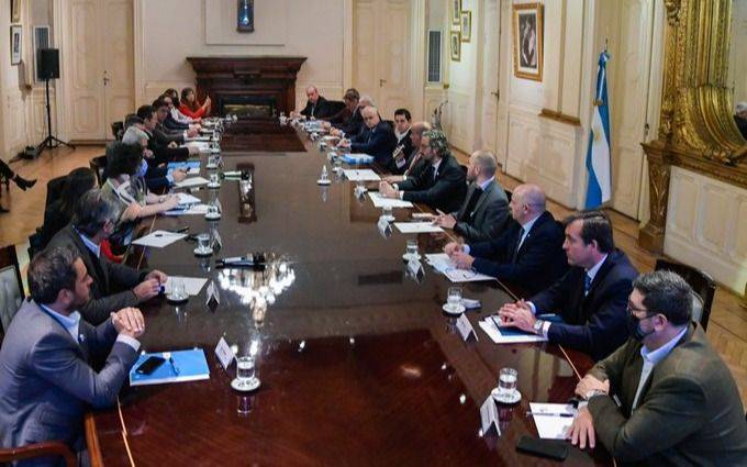 En medio de la tensión interna, Manzur pidió a sus ministros ir a un acto en apoyo al Presidente