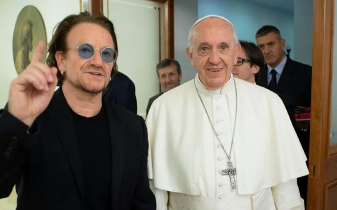 Bono se reunió con el Papa Francisco y Martín Lousteau ofició de traductor