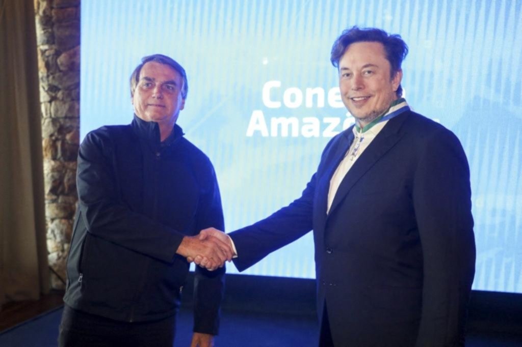 Musk, Bolsonaro y el proyecto para ampliar la conectividad en la Amazonía