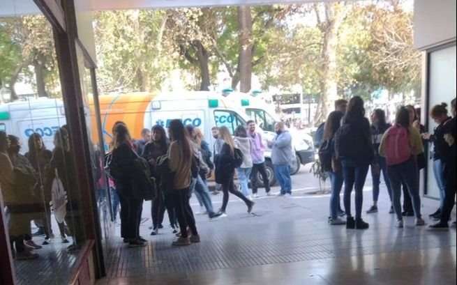 Llevó brownies "locos" al trabajo y la cosa no terminó de la mejor manera