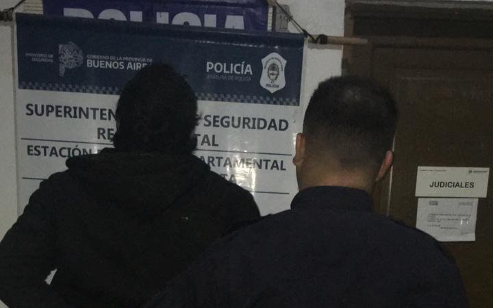 Discutió con un amigo y le pegó con una botella