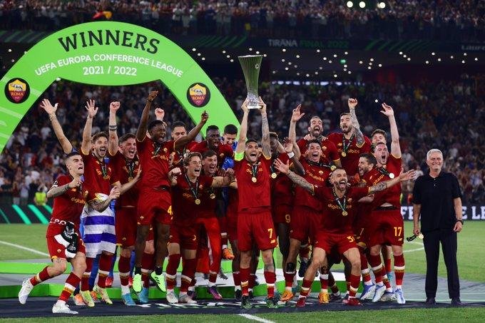 Roma se adjudicó la primera edición de la Conference League