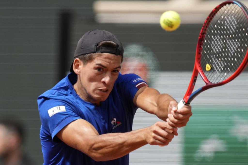 Báez estuvo a un paso de dar el gran golpe y Schwartzman, de remontada, avanzó de ronda