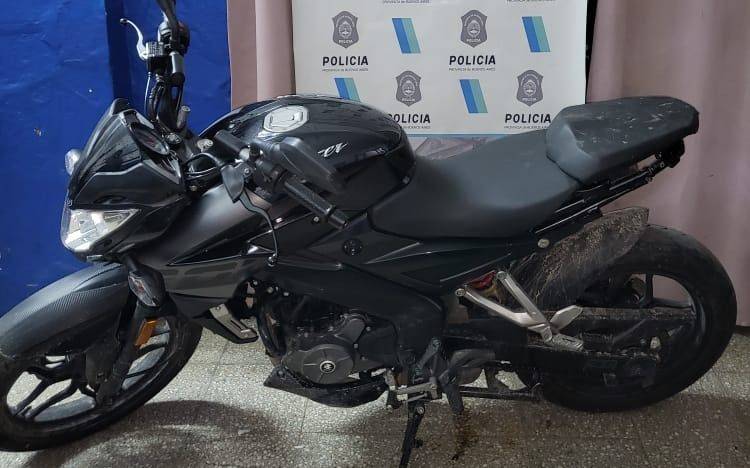 Tiene 18 años y andaba en moto robada: cayó el ladrón que atacó a la censista en La Loma
