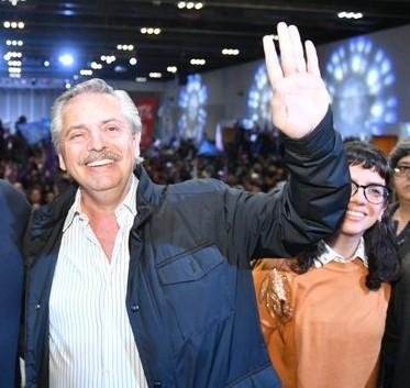 Alberto F. volvió a pedir la unidad y cargó contra la “maldita derecha”