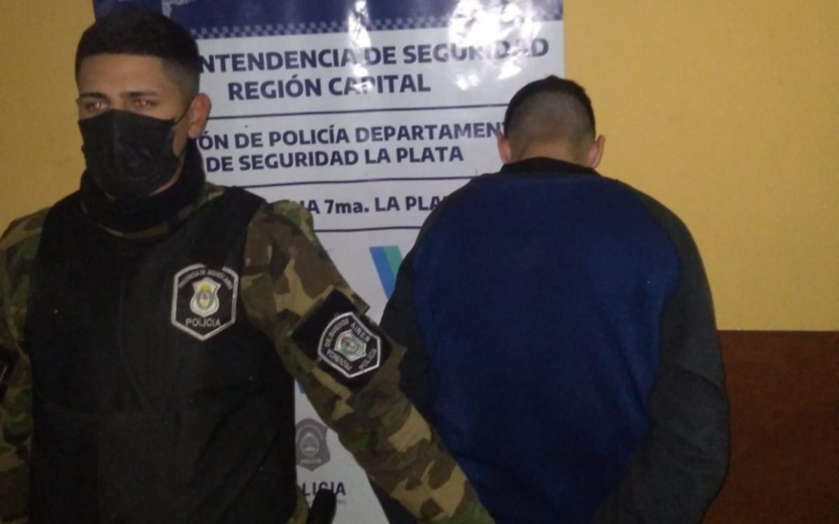 Robo y persecución: terror para una familia platense sorprendida en su casa por un ladrón