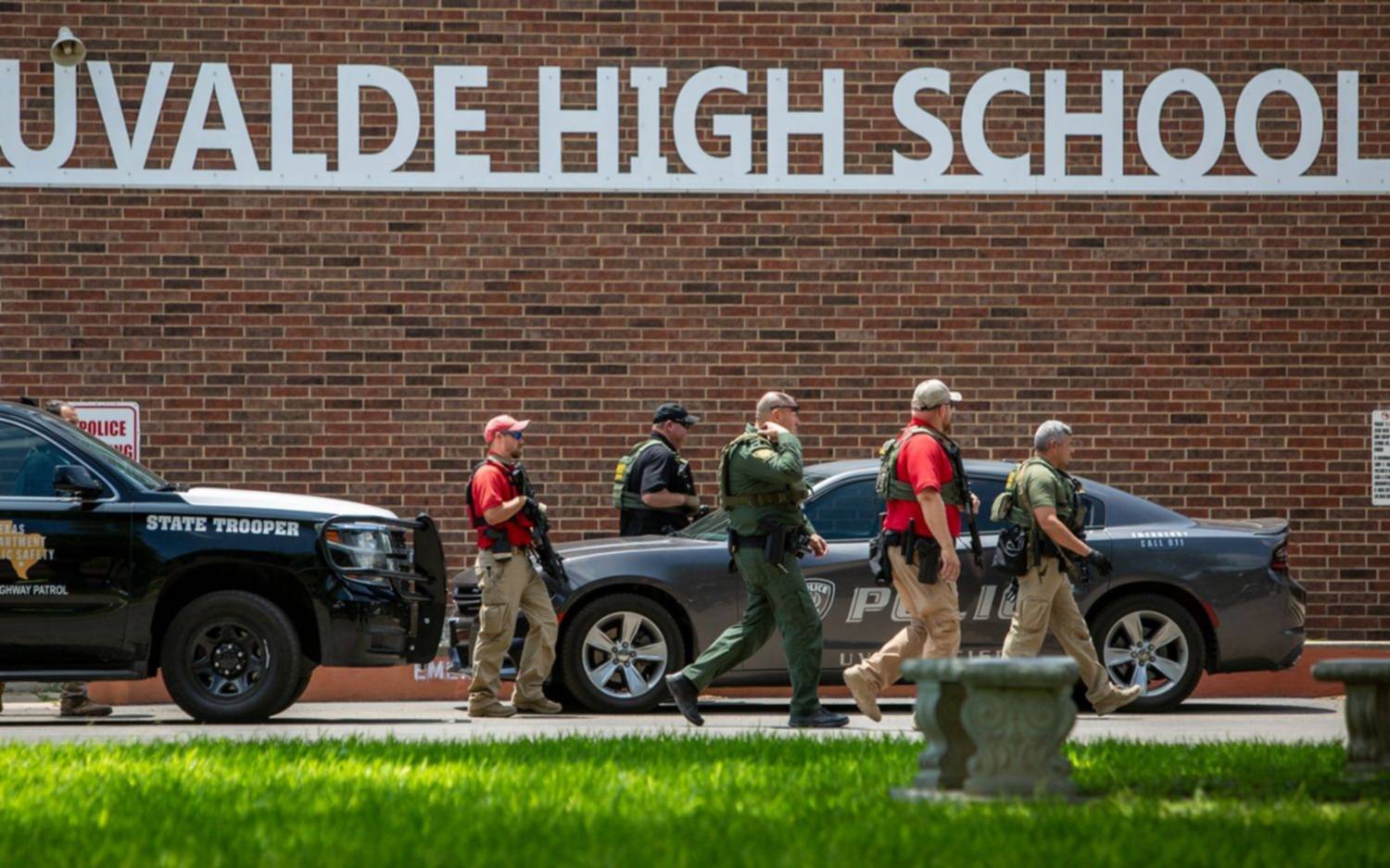 Despiden los restos de las víctimas del tiroteo en la escuela primaria de Texas