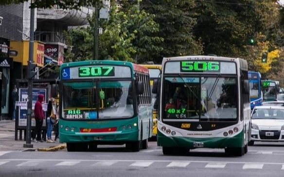 Viajar en micro y tren en La Plata ya sale más caro: a cuánto se fue el boleto