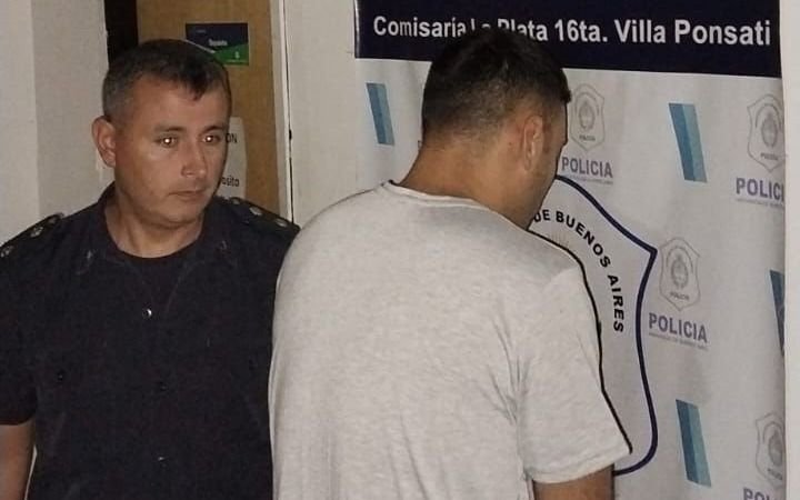 Salvaje ataque en La Plata: le hundió el cráneo, le fracturó el maxilar y luego la abusó sexualmente